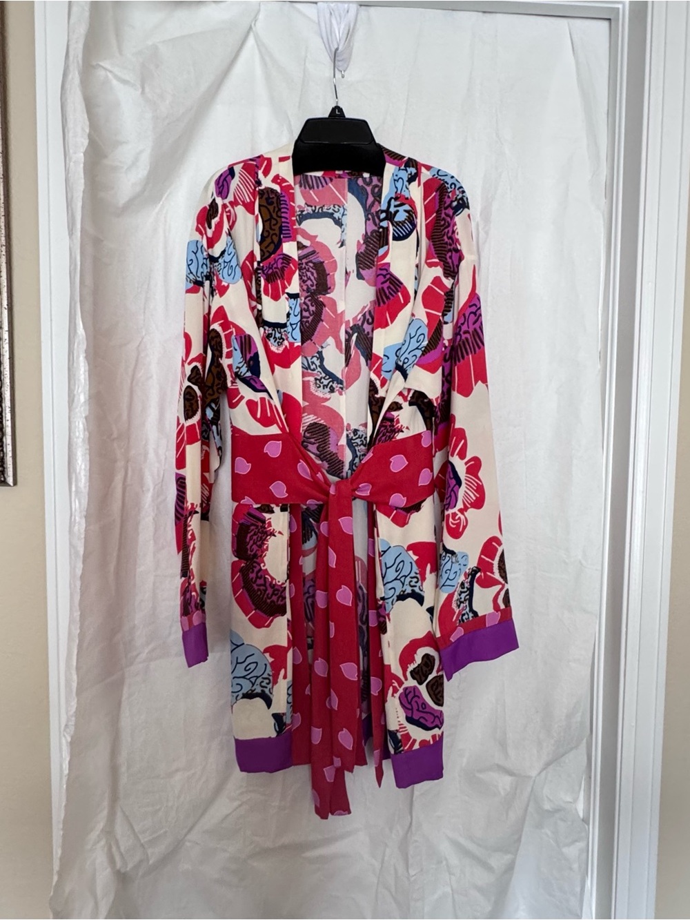 Diane Von Furstenberg Cream Floral Kimono Robe with Fuchsia and Purple Accents